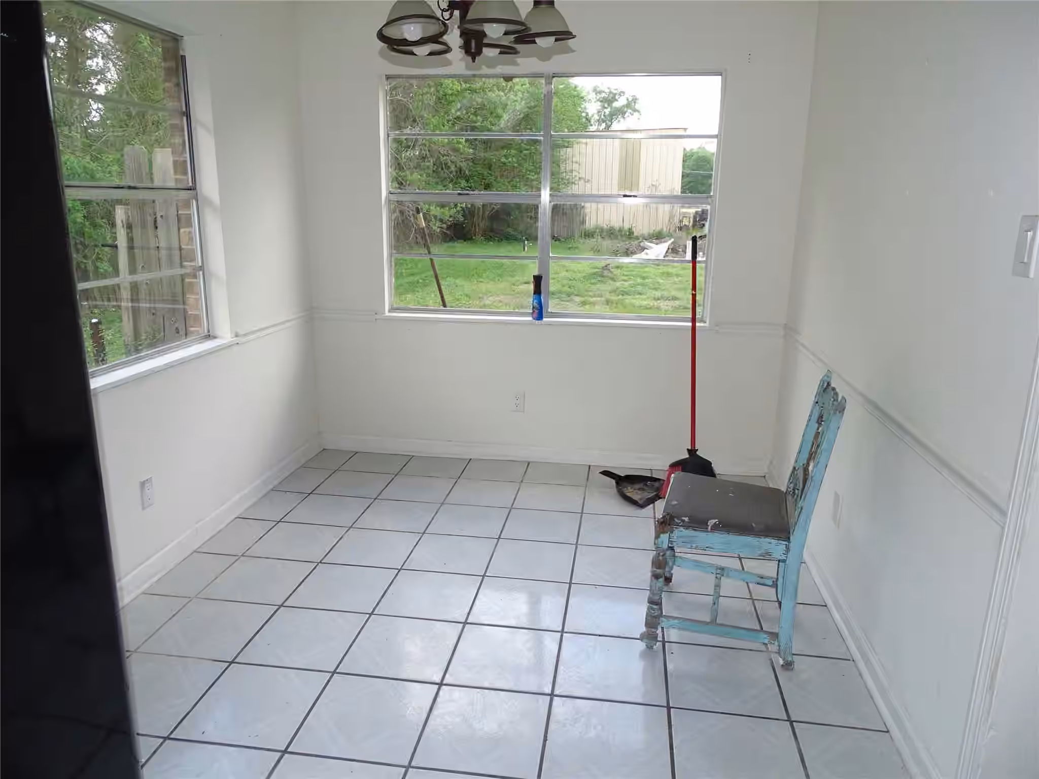 Photo 7 of 18906 Woodridge Drive, Conroe, TX