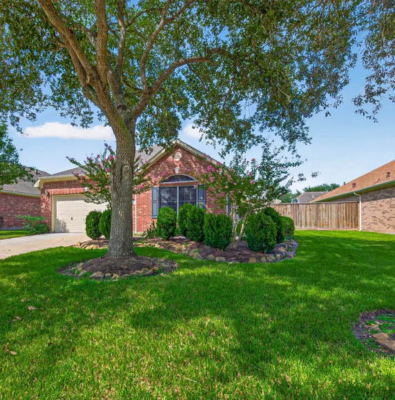 Photo 2 of 1407 Capri Place Lane, Pearland, TX