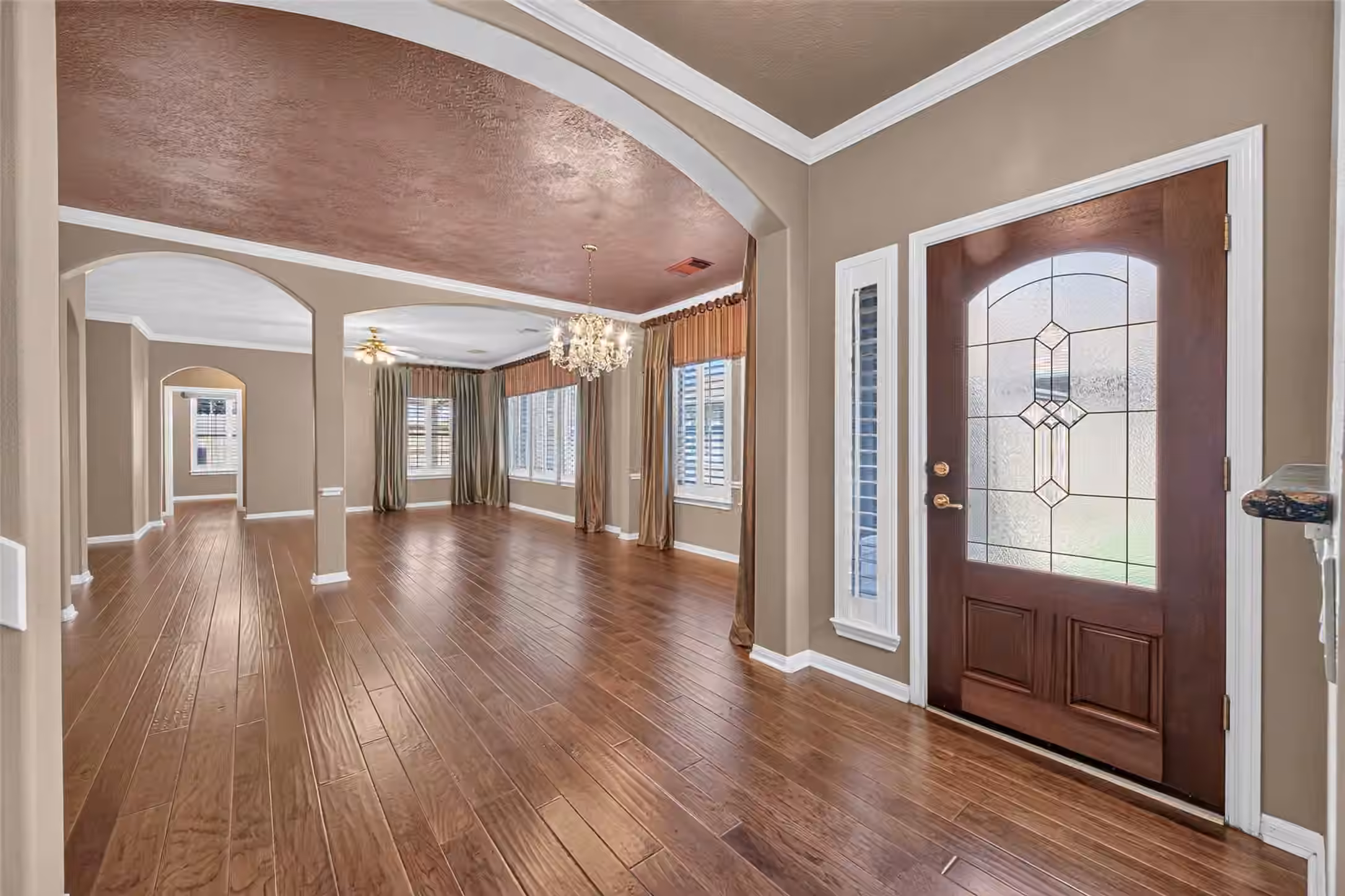 Photo 4 of 1407 Capri Place Lane, Pearland, TX