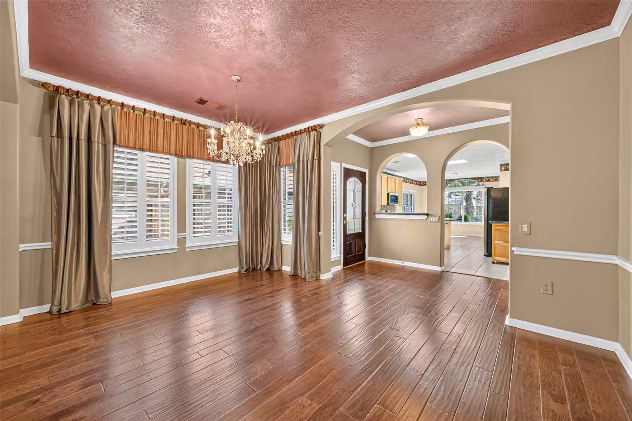 Photo 5 of 1407 Capri Place Lane, Pearland, TX