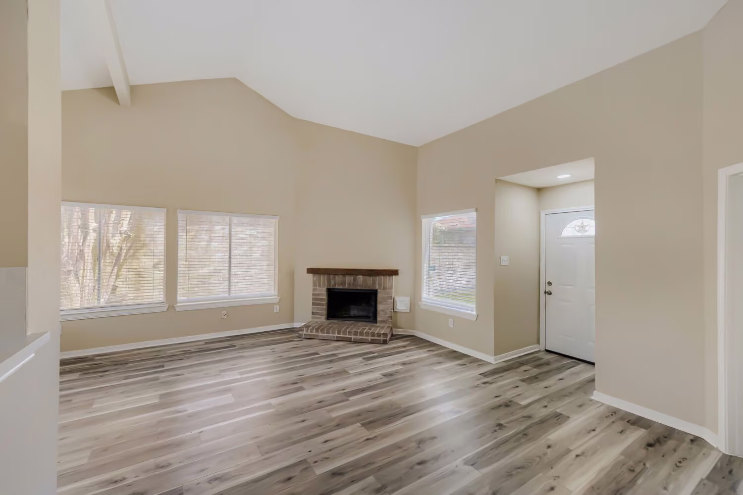 Photo 7 of 18558 Meadows Way Drive, Houston, TX