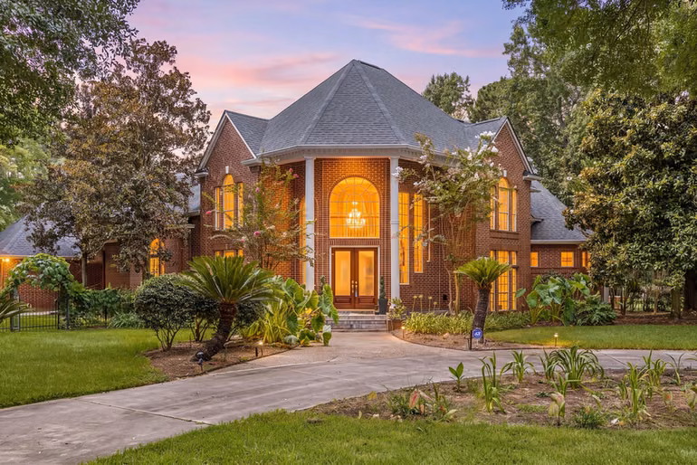 Photo 2 of 17511 Hawkin Lane, Tomball, TX
