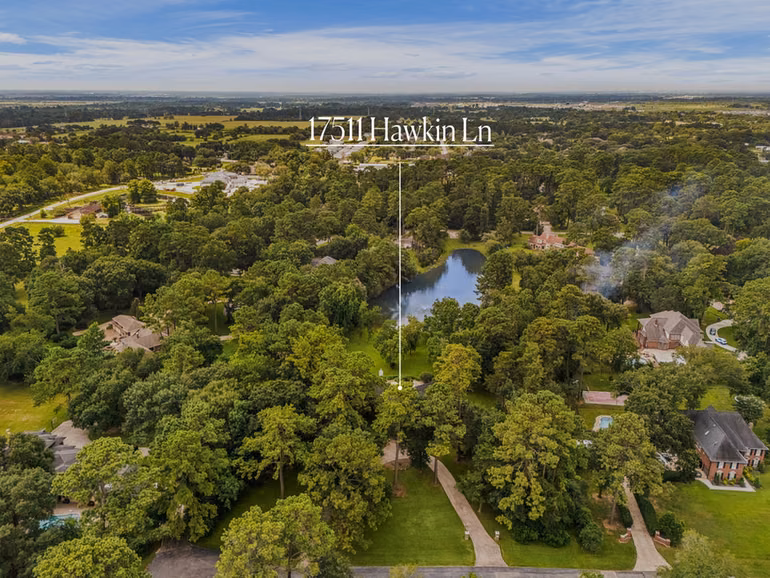 Photo 4 of 17511 Hawkin Lane, Tomball, TX