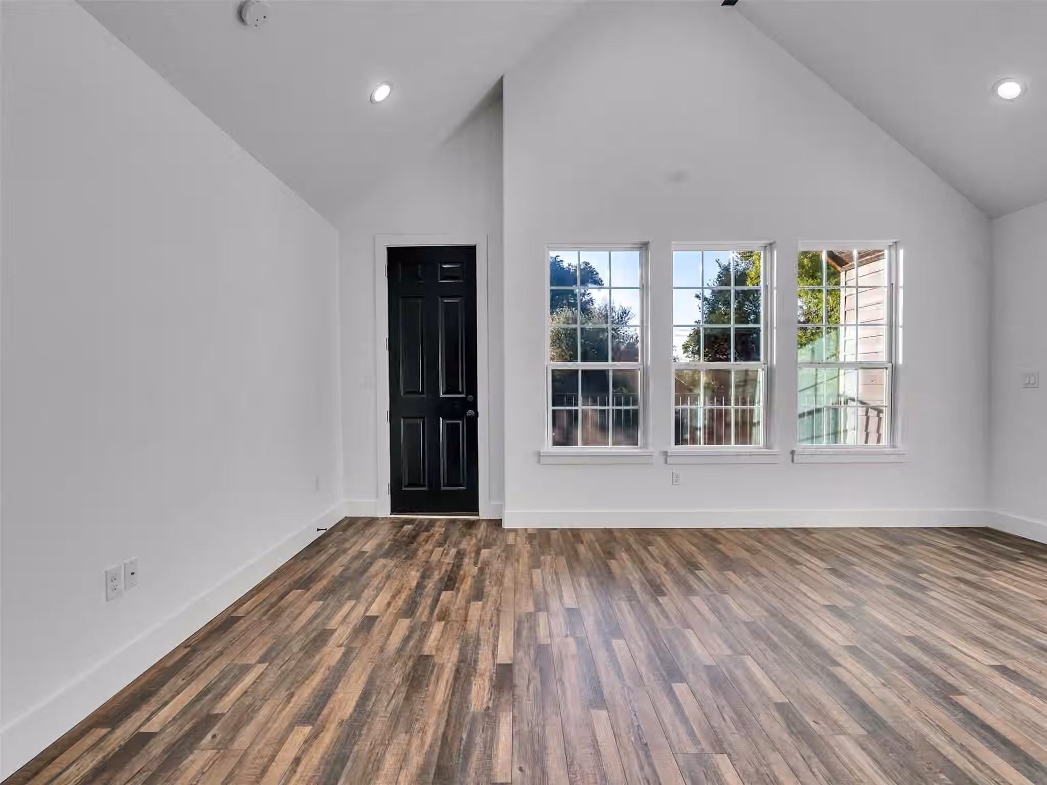 Photo 7 of 237 Hahlo Street, Houston, TX