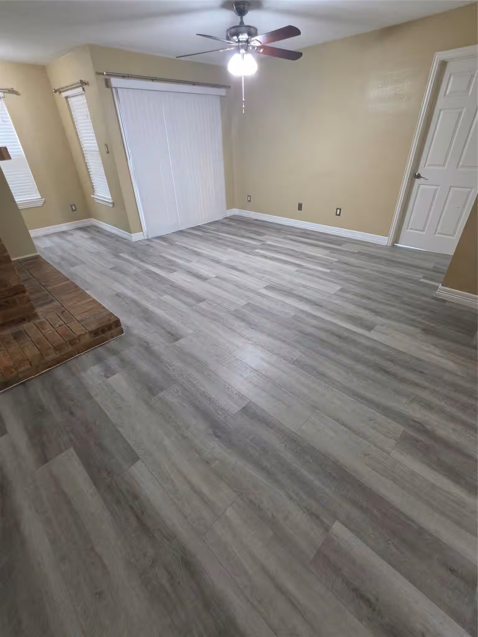 Photo 5 of 10555 Turtlewood Court 1206, Houston, TX