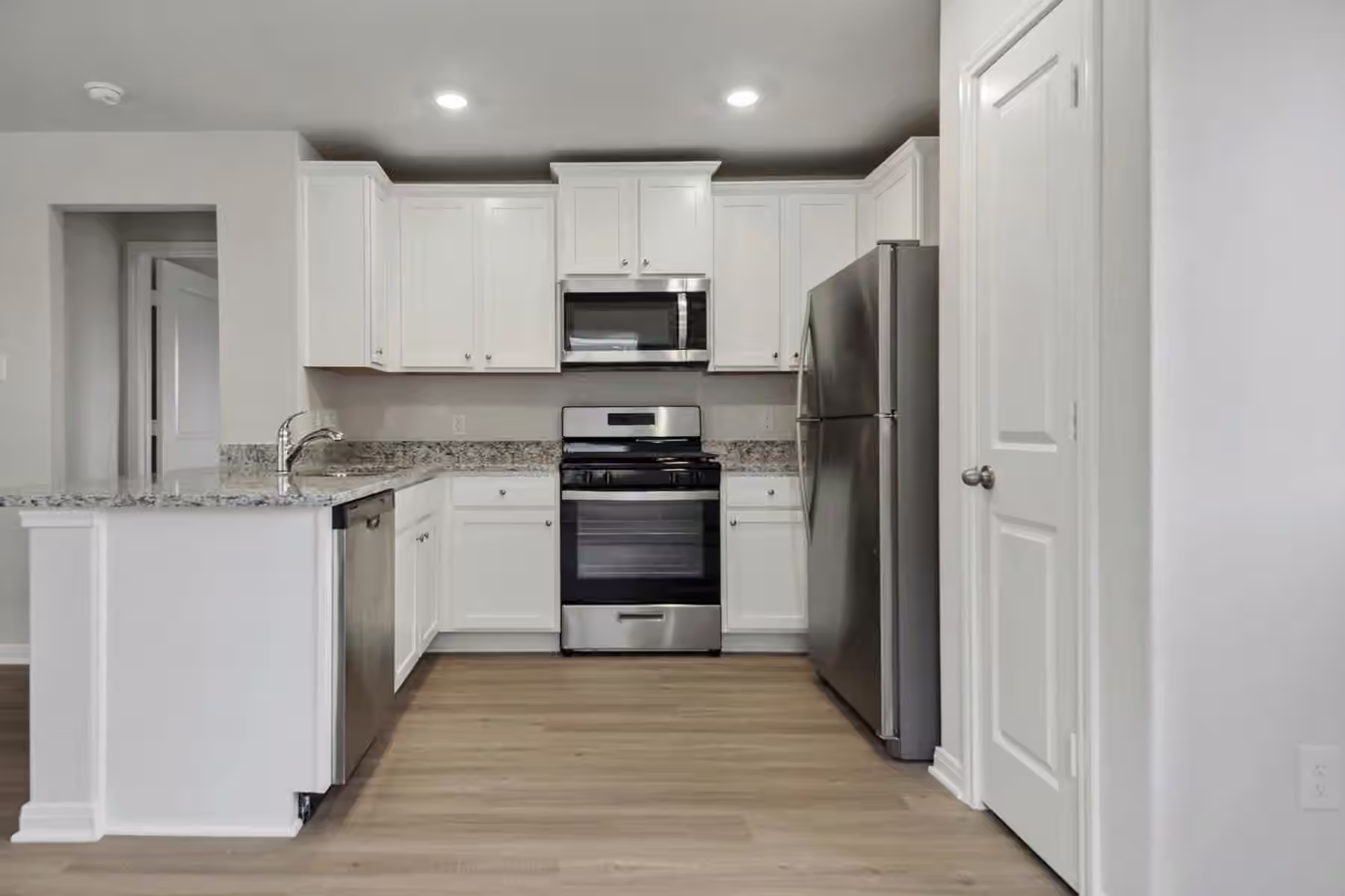 Photo 7 of 15878 Berry Hill Drive, Conroe, TX