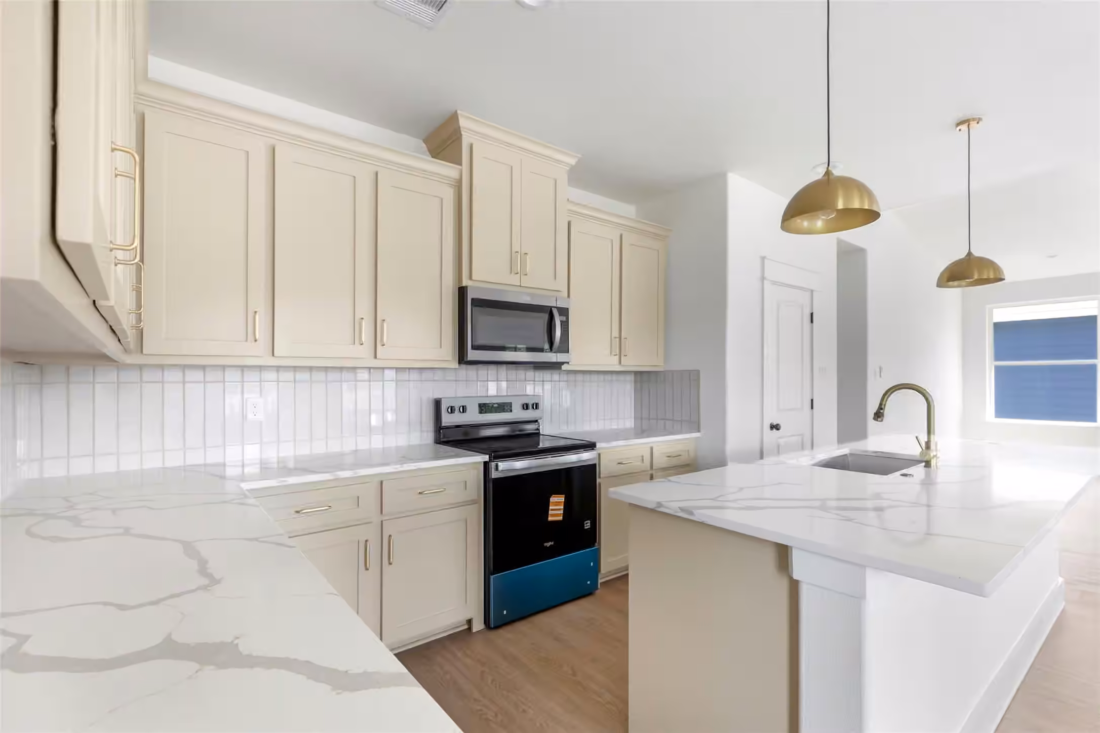 Photo 5 of 114 Dwire Drive, La Porte, TX
