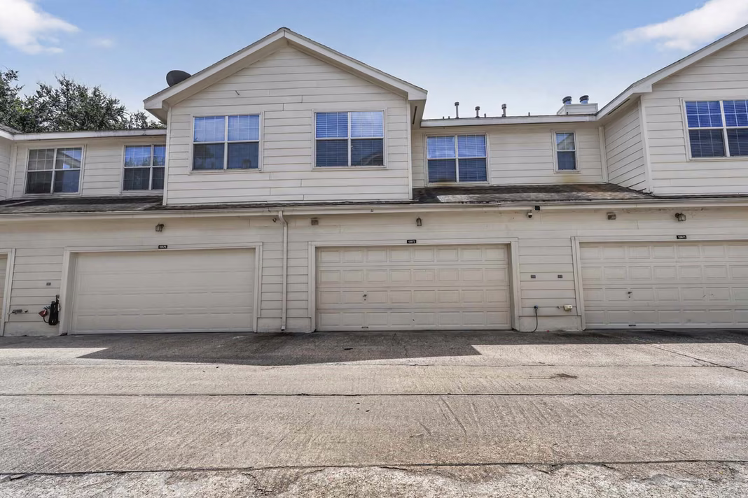 Photo 3 of 13673 Garden Grove Court 275, Houston, TX
