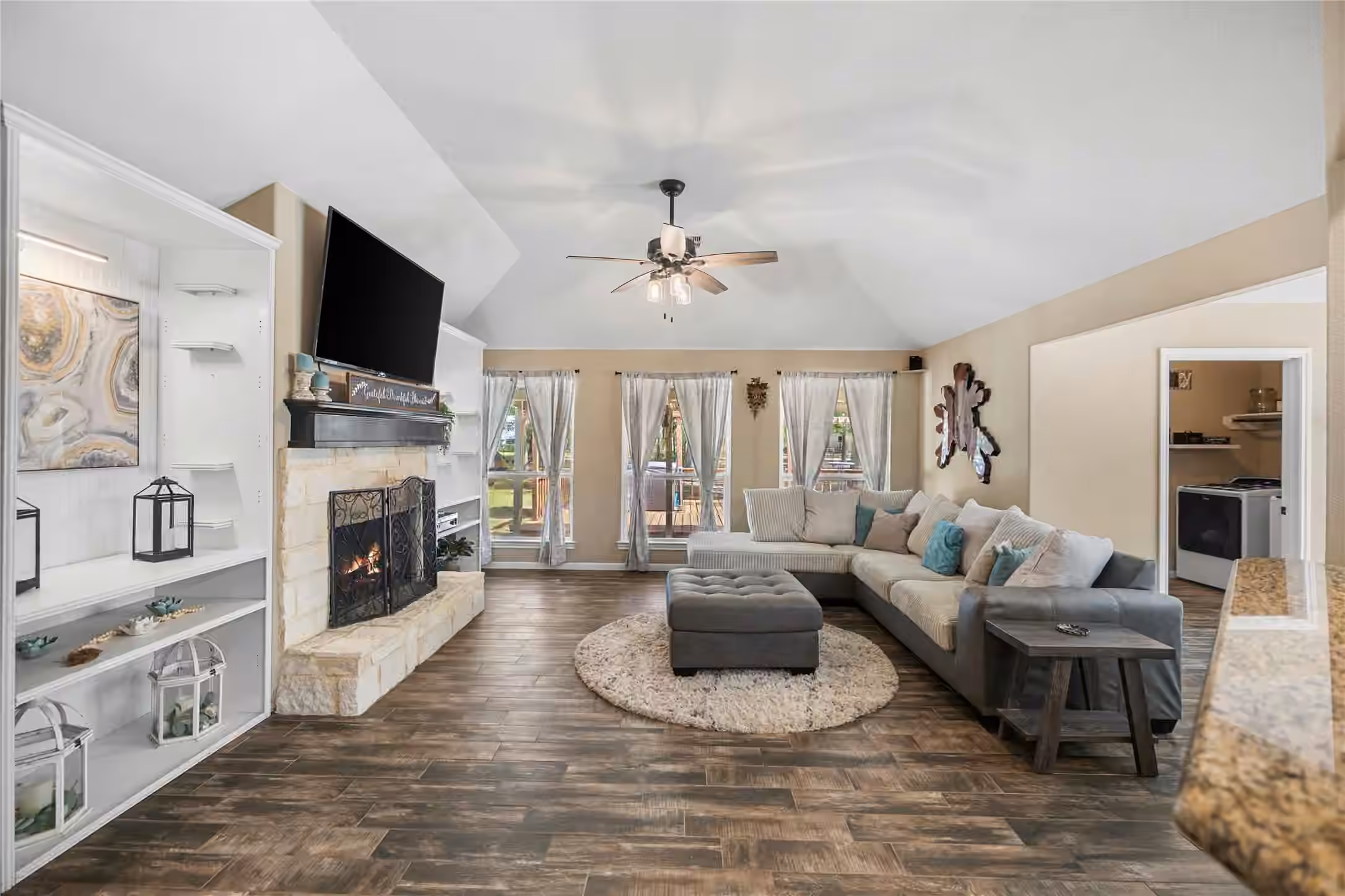 Photo 4 of 8997 Hickory Road, Plantersville, TX