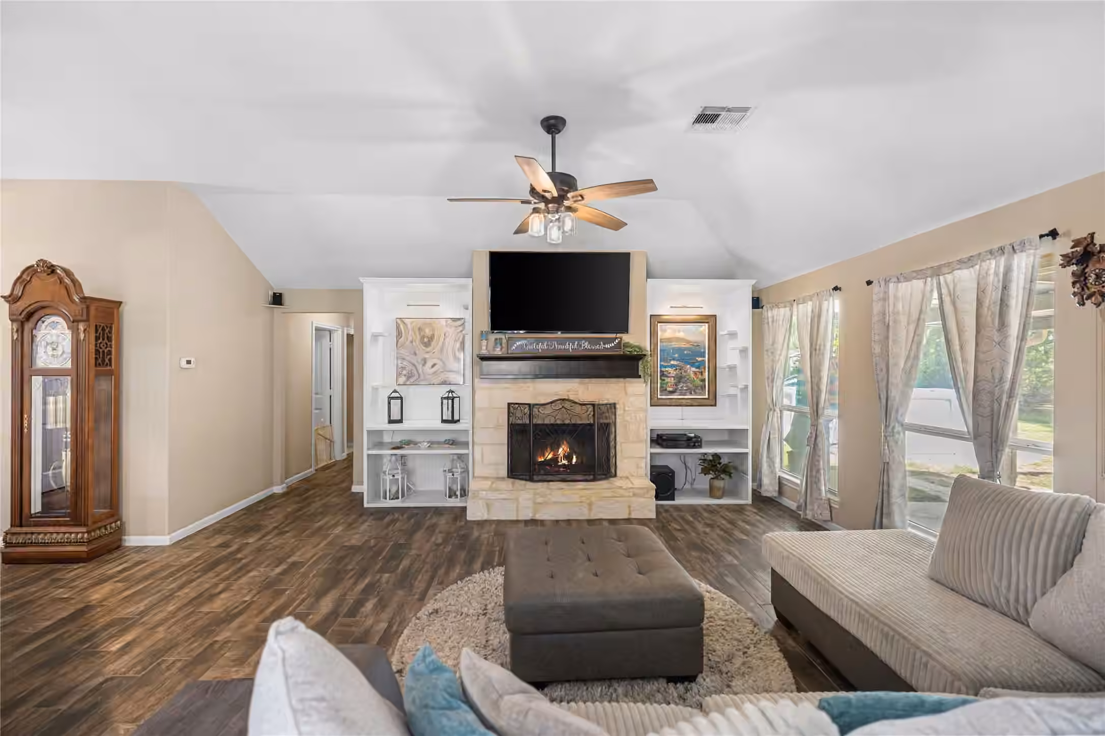 Photo 7 of 8997 Hickory Road, Plantersville, TX