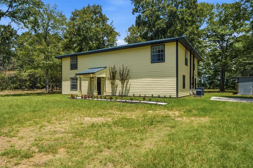 Photo 4 of 410 Oak Knoll Road, Cleveland, TX