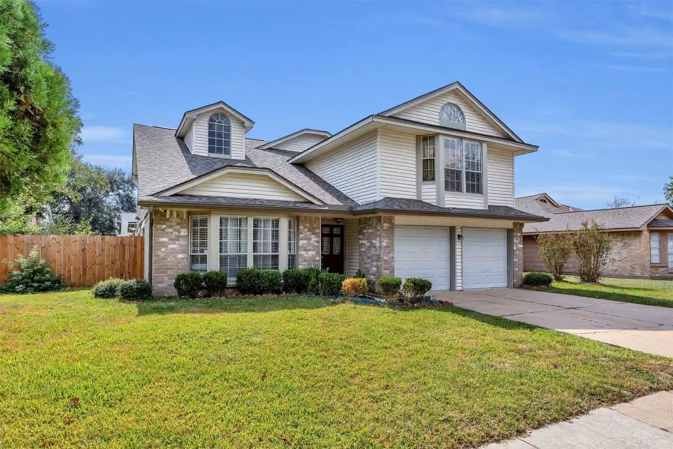 Photo of 15619 Beechnut Street, Houston, TX