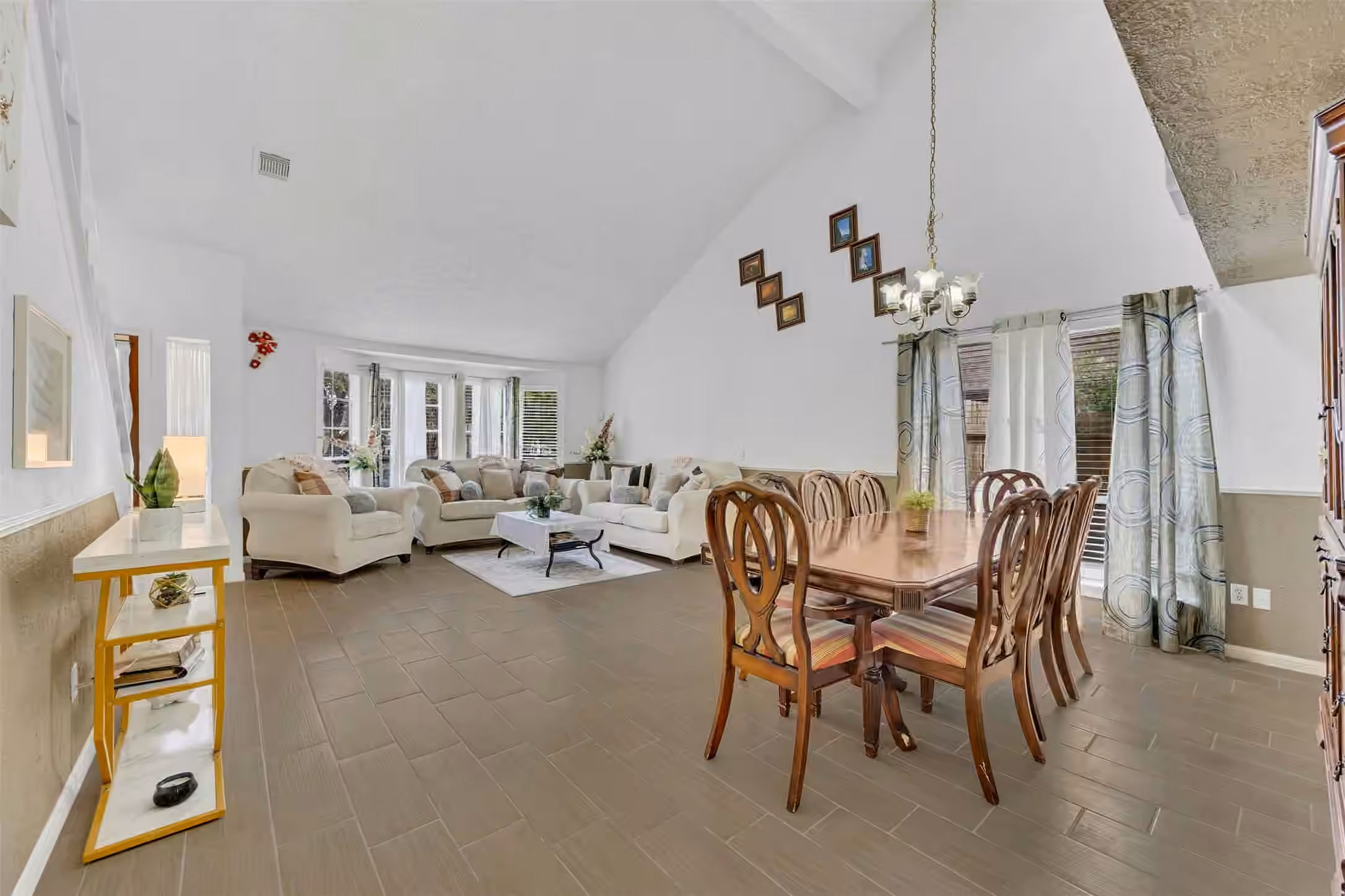 Photo 7 of 15619 Beechnut Street, Houston, TX