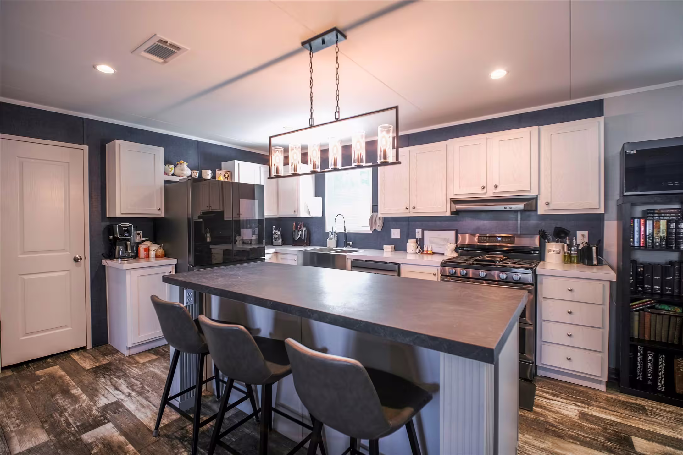 Photo 6 of 5402 Five Oaks Drive, Spring, TX