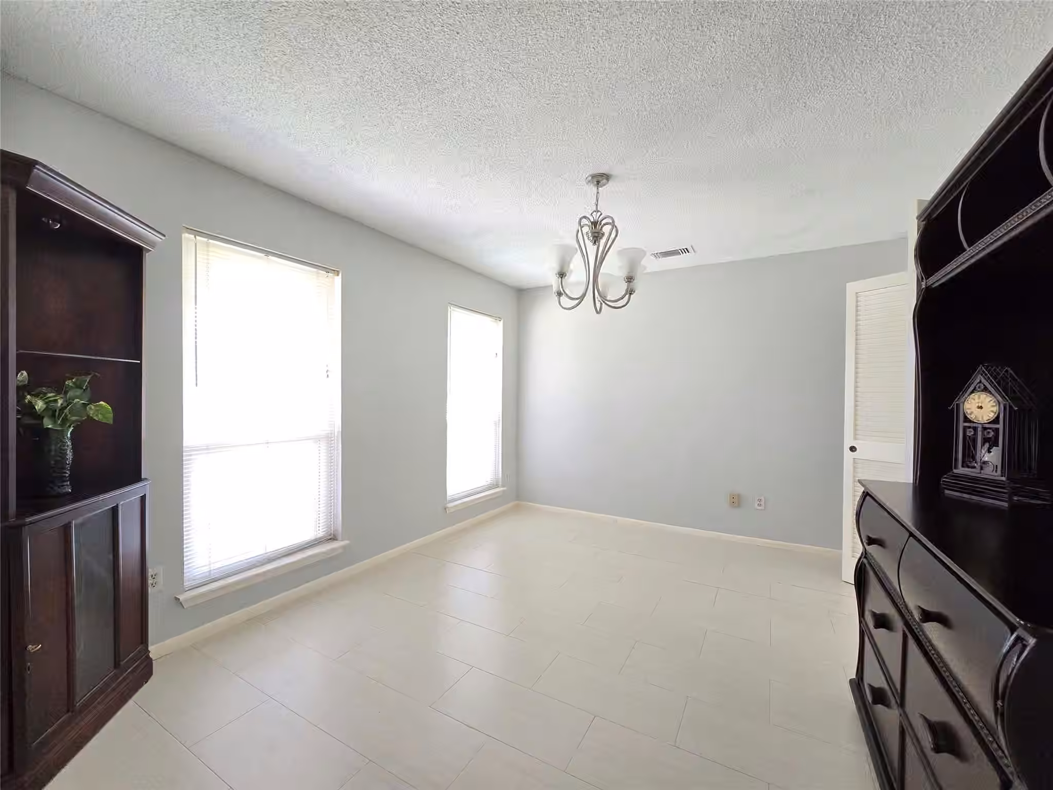 Photo 3 of 3118 Flintwood Drive, Sugar Land, TX
