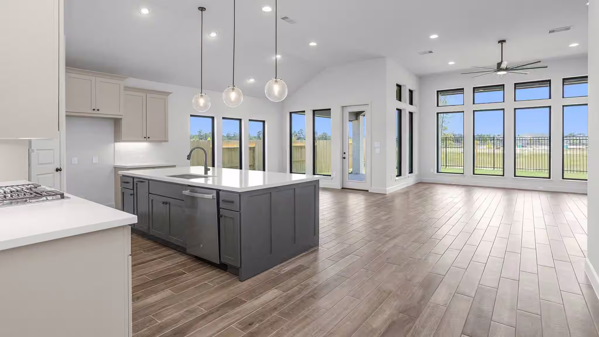 Photo 5 of 16242 Darling Lucille Lane, Conroe, TX