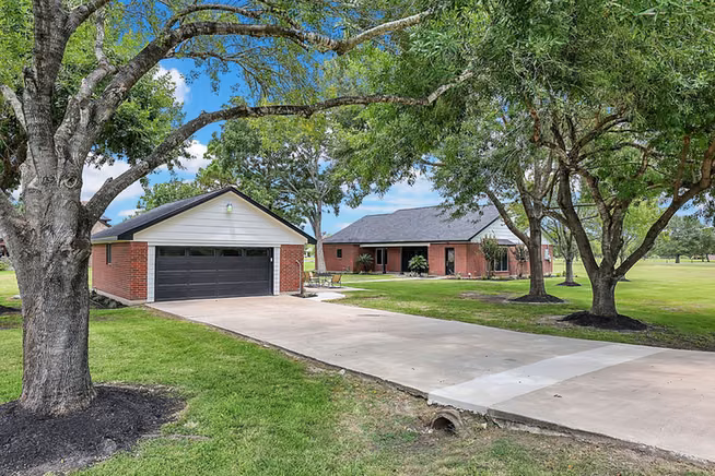 Photo 4 of 15415 Skyhawk Lane, Beach City, TX