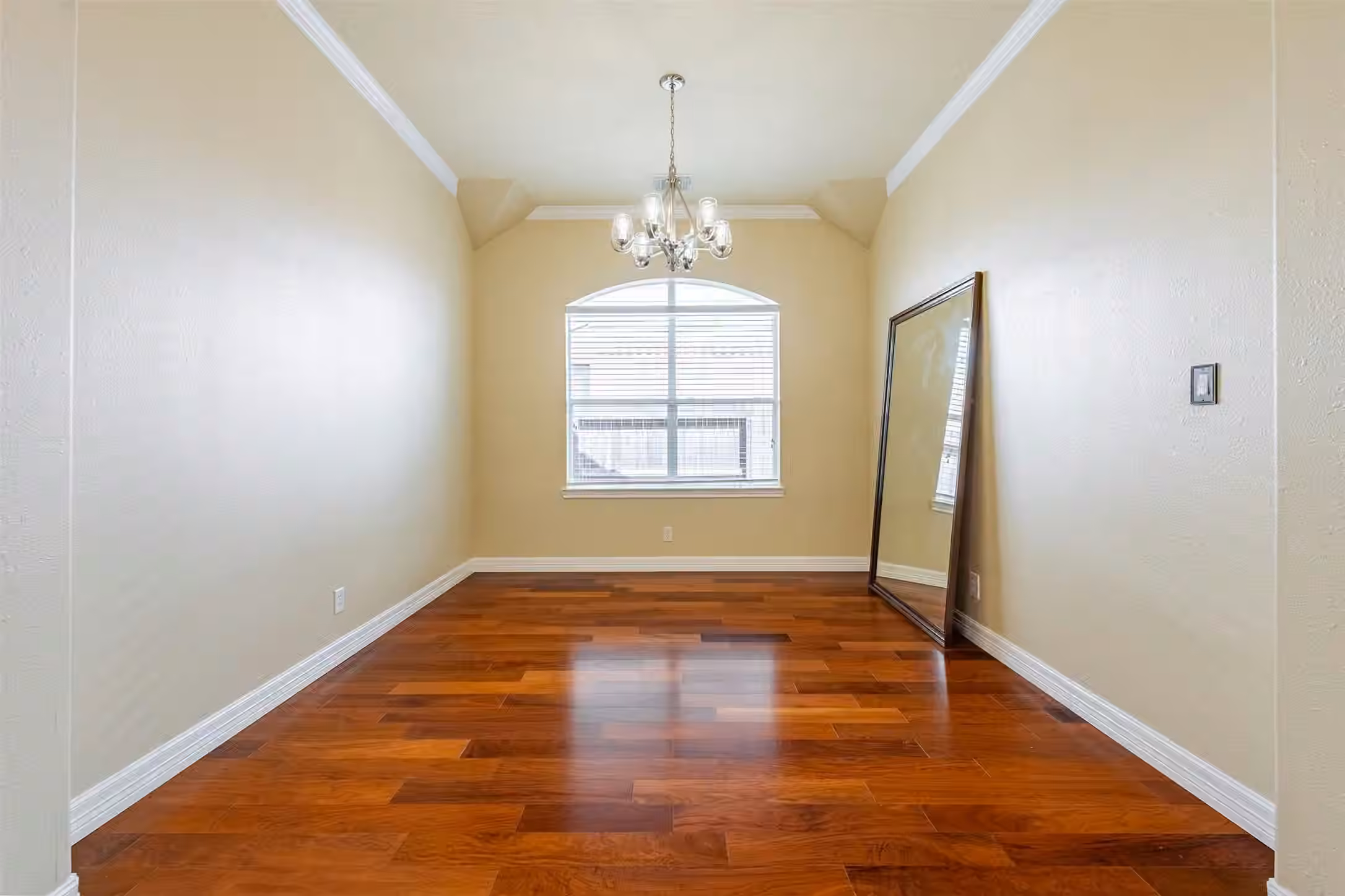 Photo 6 of 13922 Abbey Lane, Sugar Land, TX