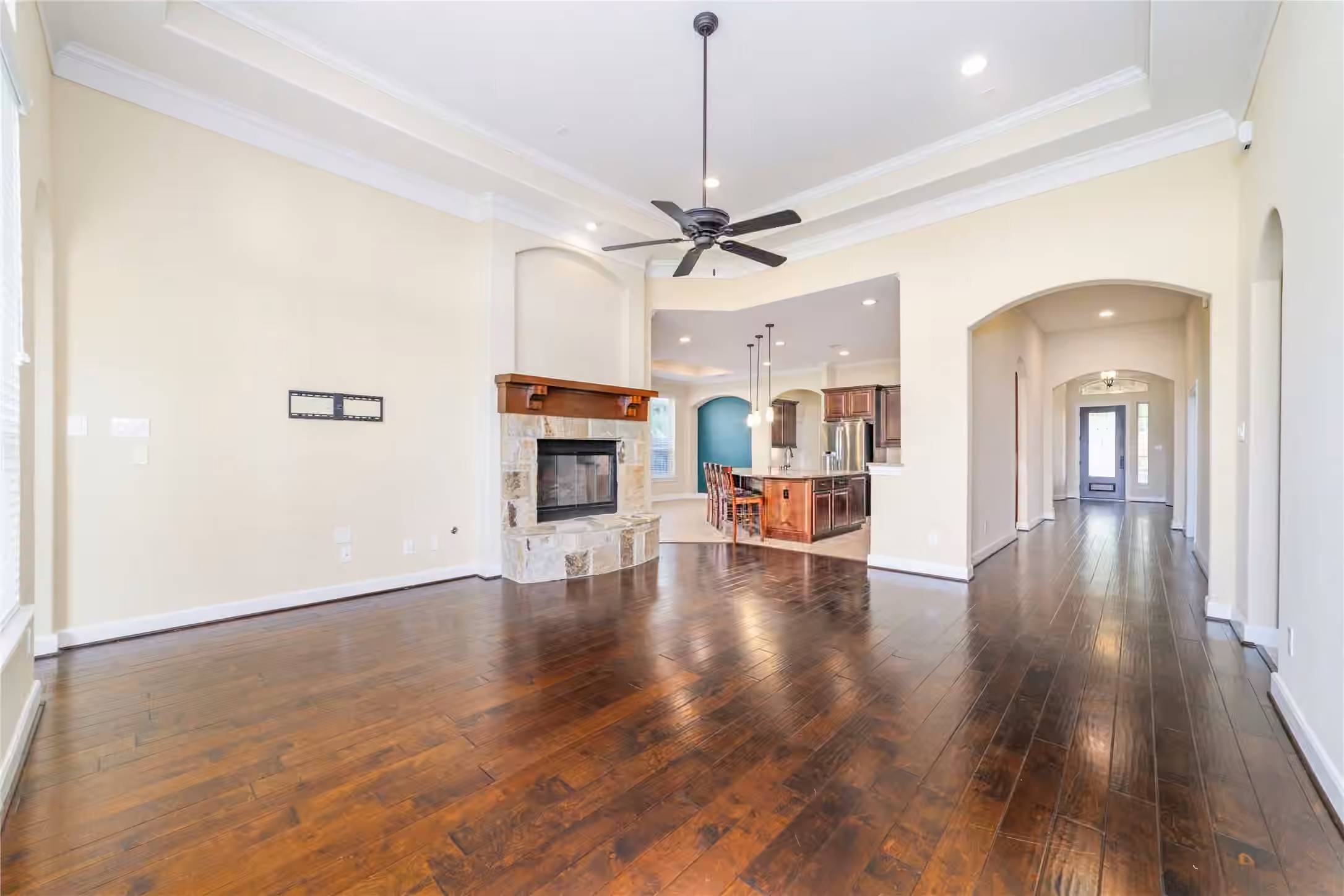 Photo 5 of 24019 Via Privato Drive, Richmond, TX