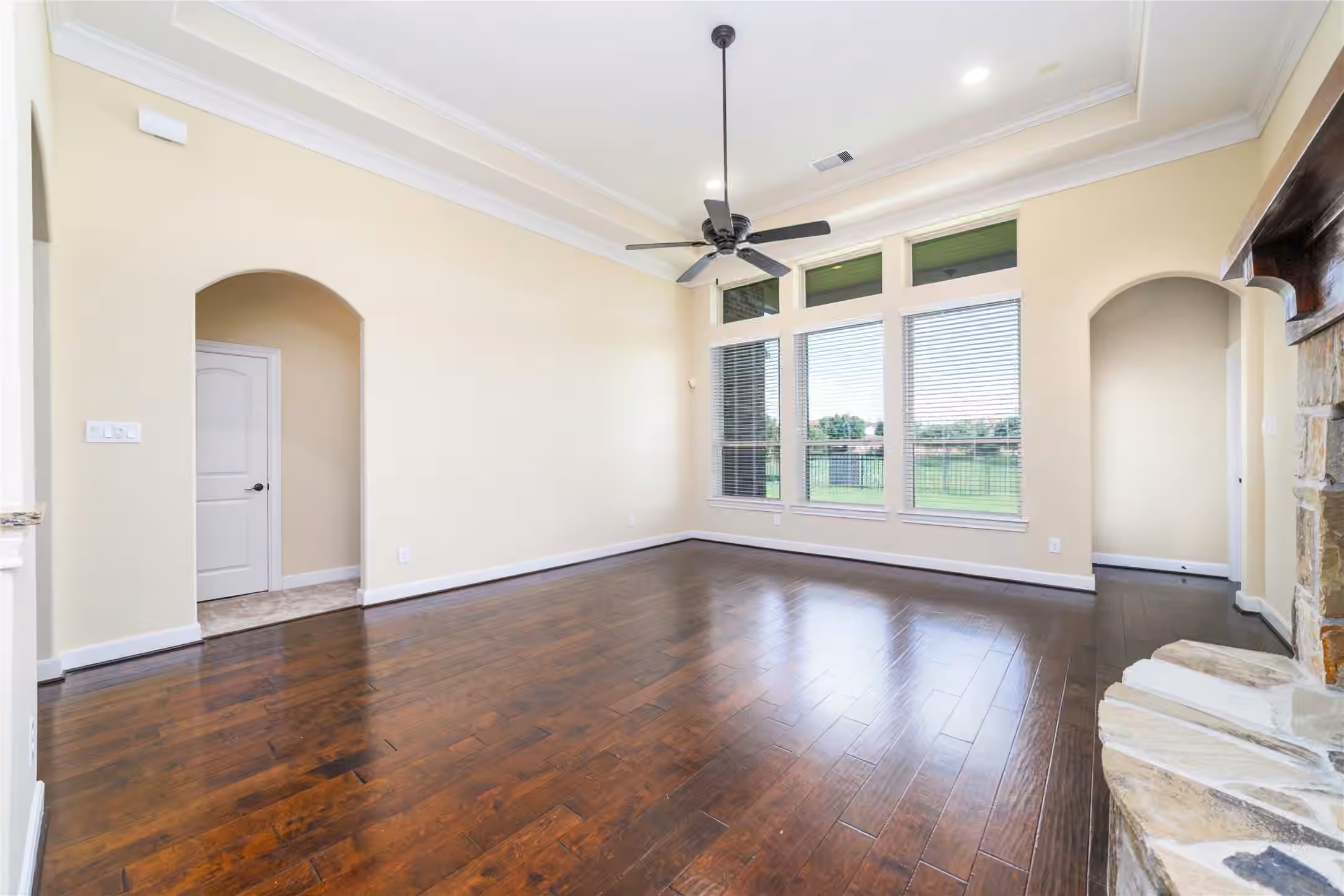 Photo 6 of 24019 Via Privato Drive, Richmond, TX