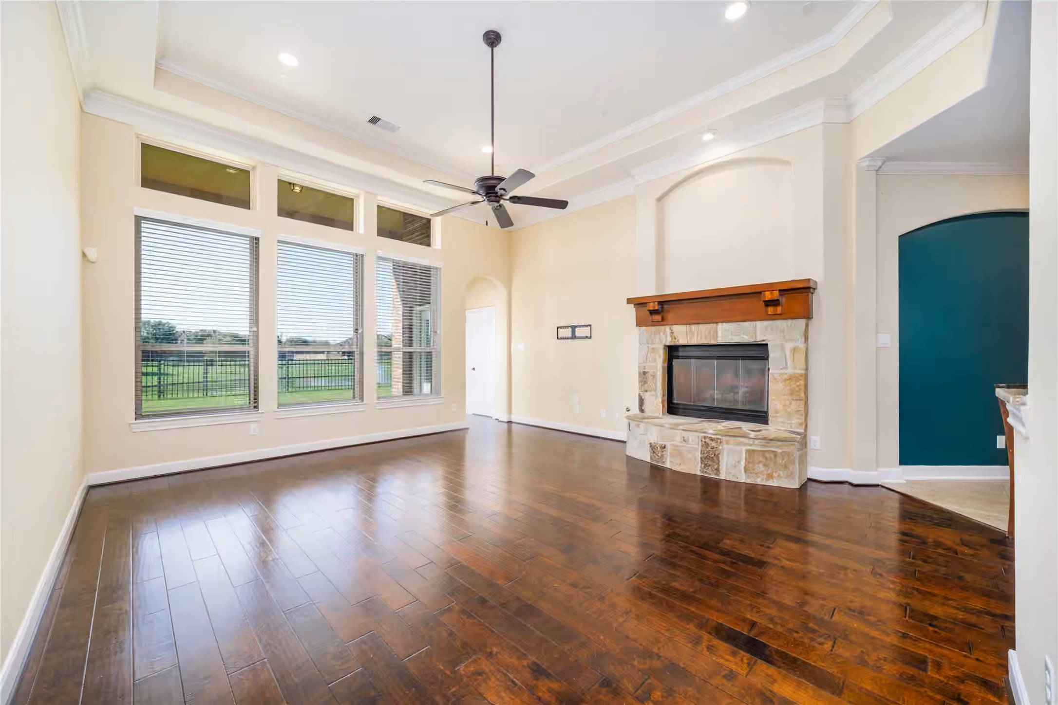 Photo 7 of 24019 Via Privato Drive, Richmond, TX