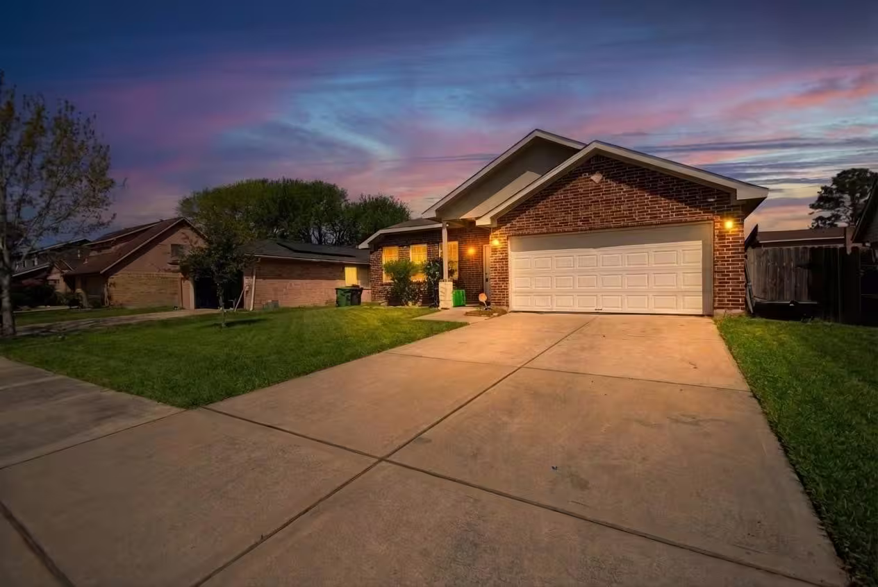 Photo 3 of 7414 Maczali Drive, Houston, TX