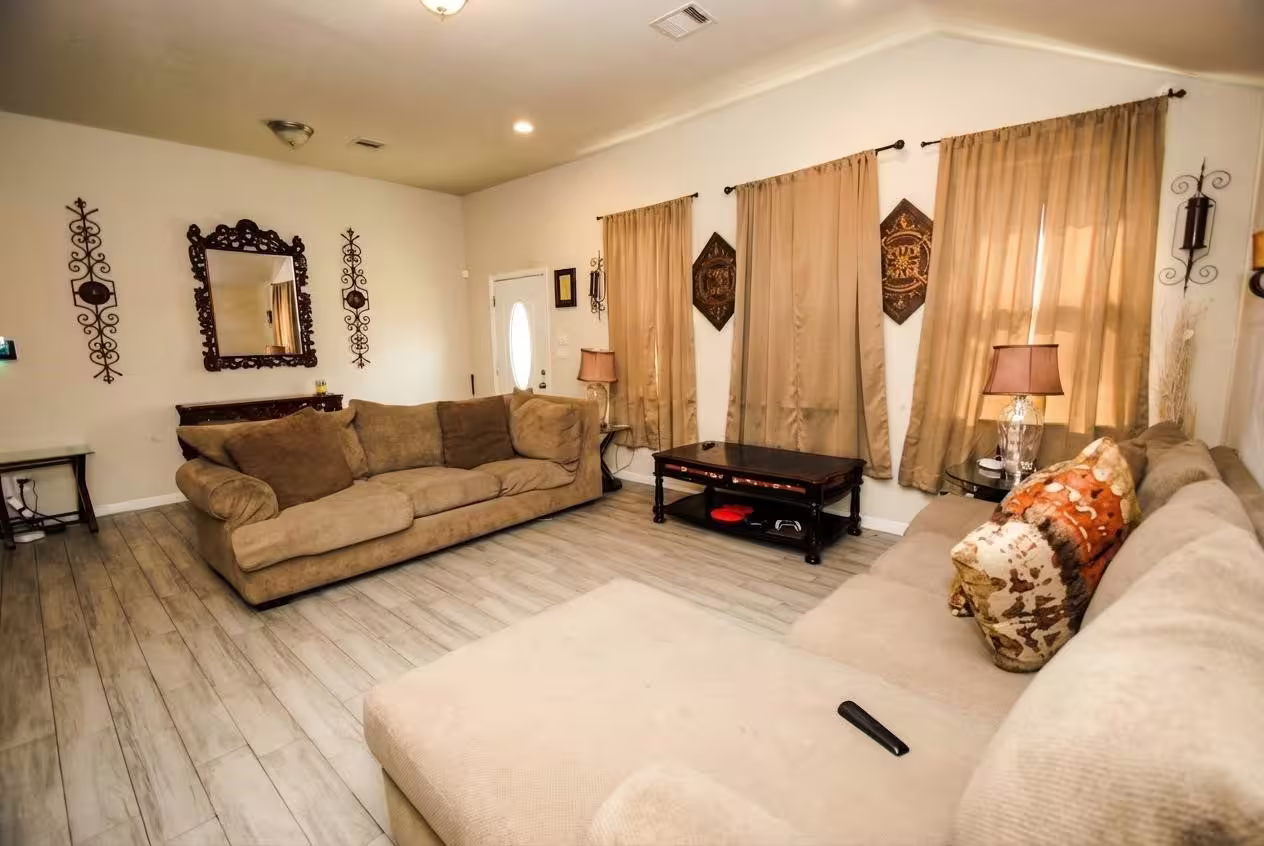 Photo 5 of 7414 Maczali Drive, Houston, TX