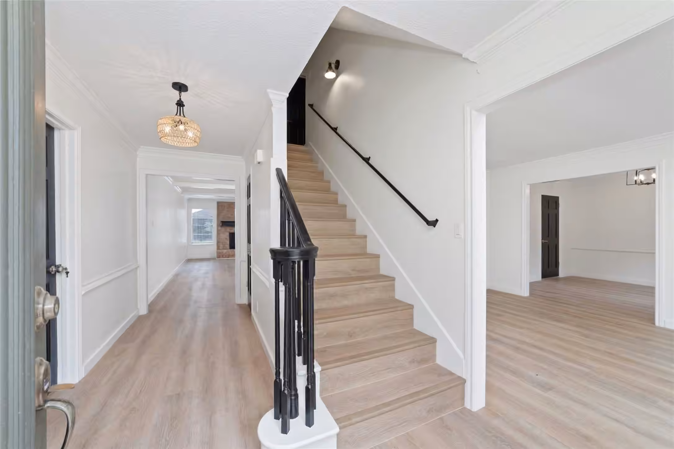 Photo 3 of 7910 Oak Moss Drive, Spring, TX