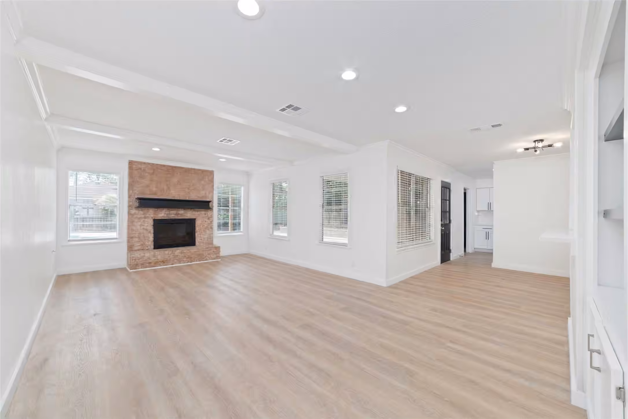 Photo 6 of 7910 Oak Moss Drive, Spring, TX