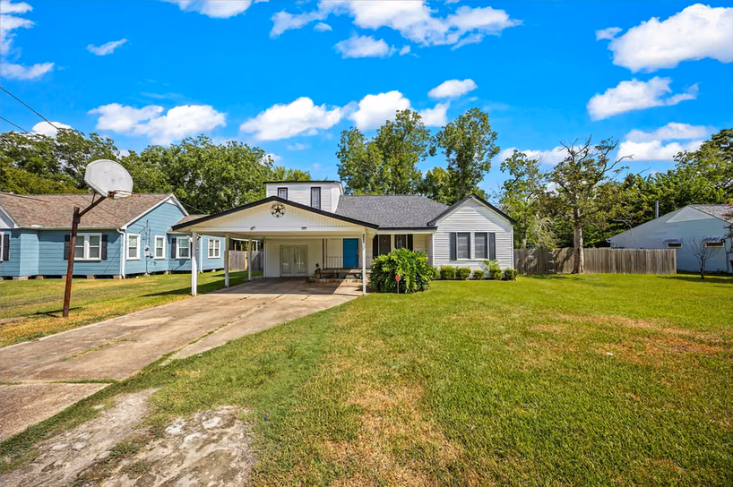 Photo of 209 South Street, Baytown, TX 77520