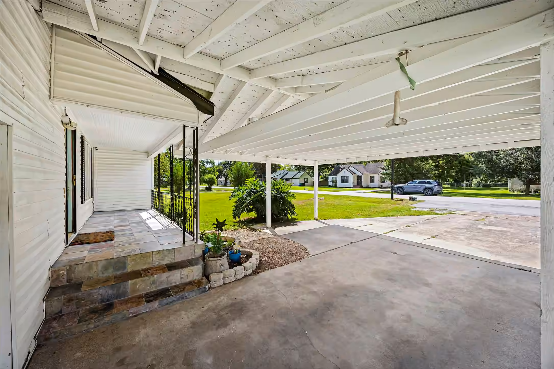Photo 4 of 209 South Street, Baytown, TX