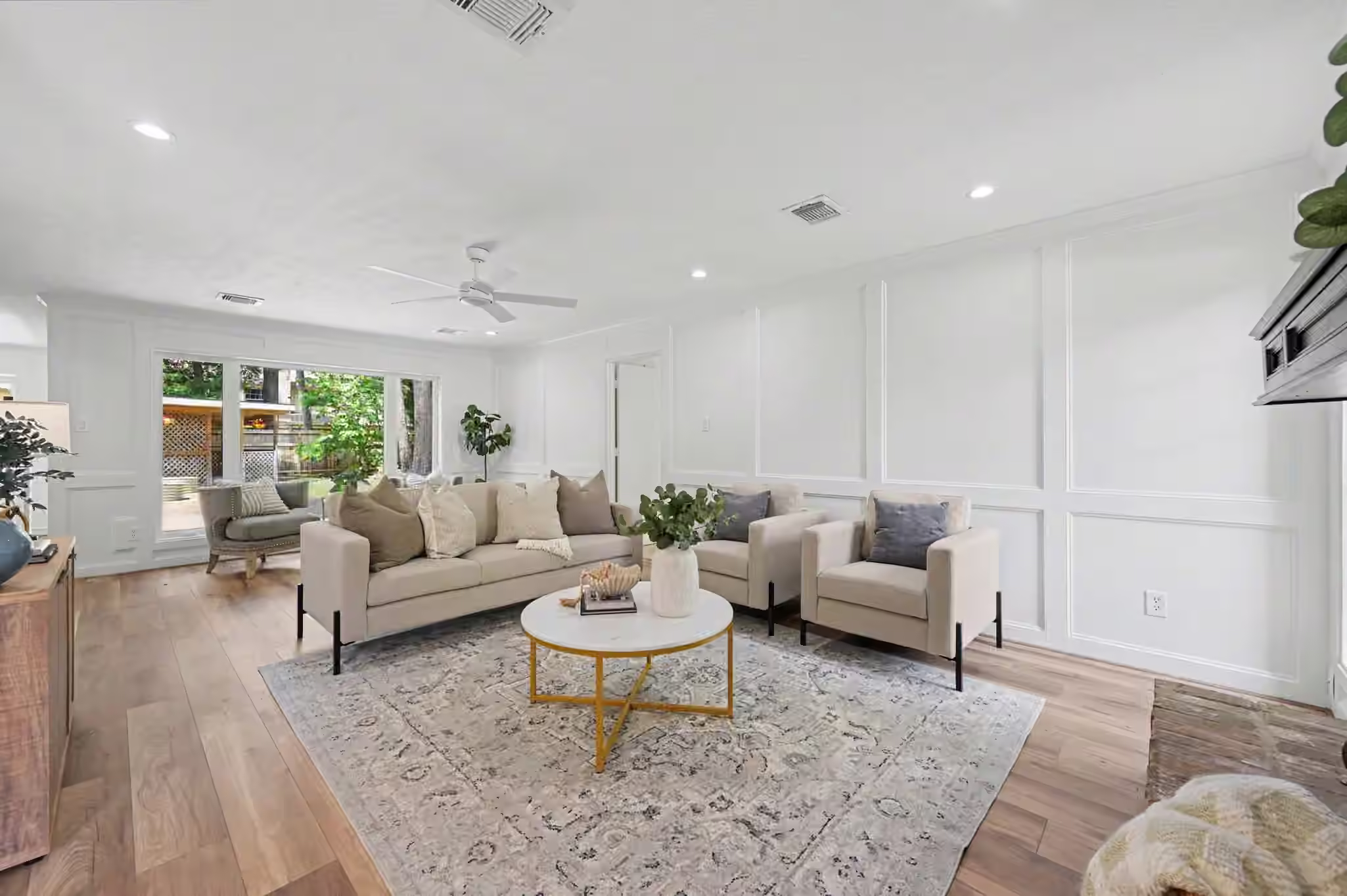 Photo 4 of 19 Postvine Court, The Woodlands, TX