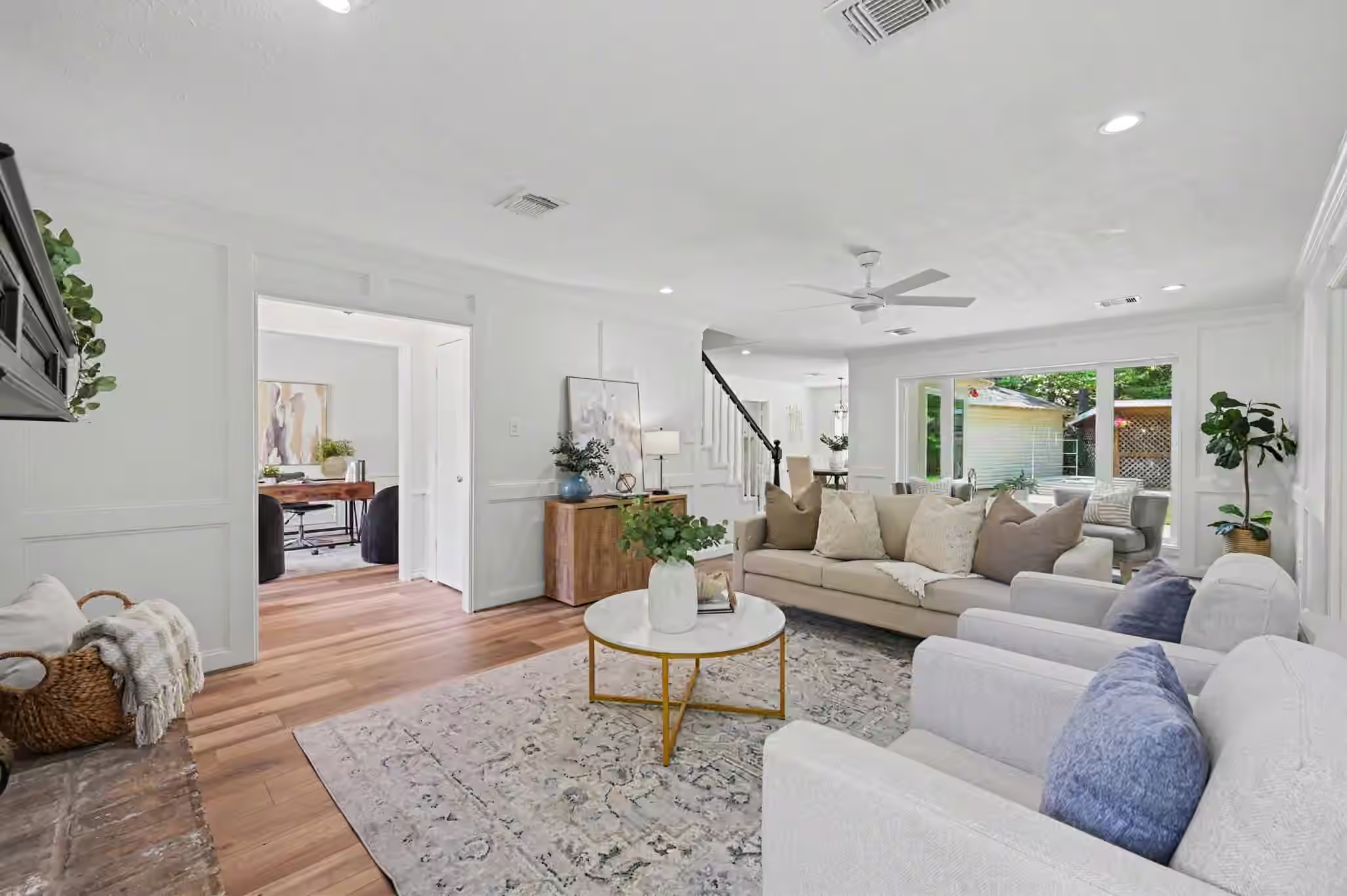 Photo 5 of 19 Postvine Court, The Woodlands, TX