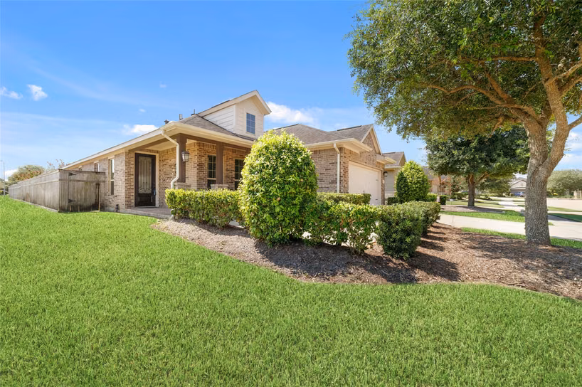 Photo 2 of 5503 Keystone Bay Court, Fulshear, TX