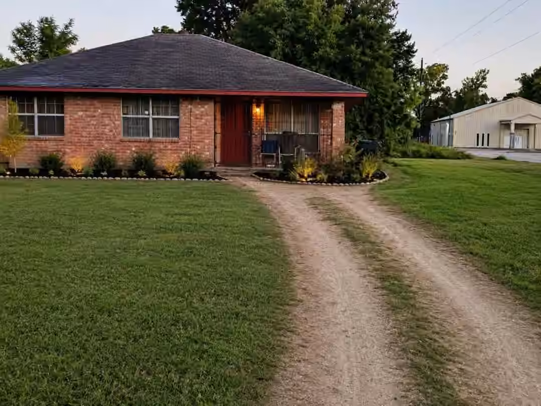 Photo 2 of 1717 S Victory Drive, Houston, TX