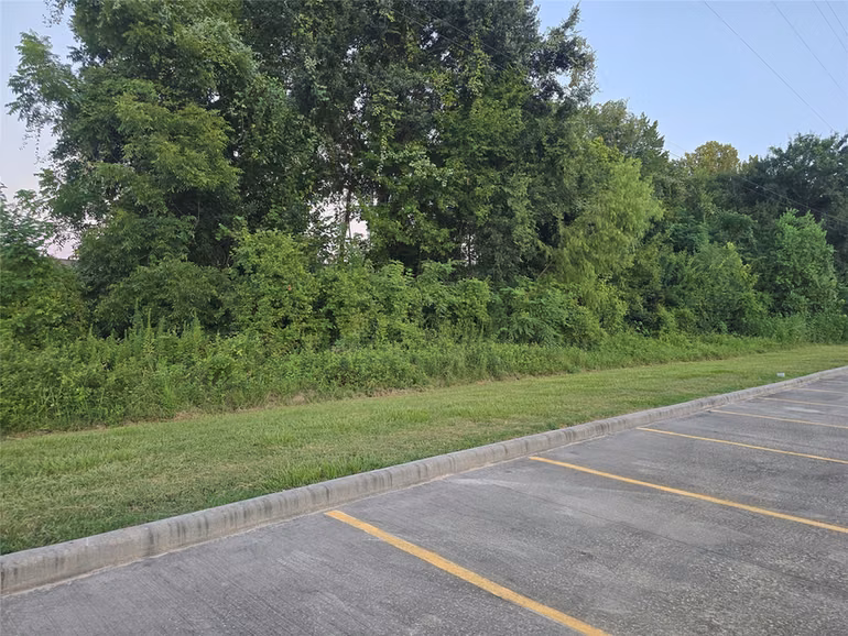 Photo 5 of 1717 S Victory Drive, Houston, TX