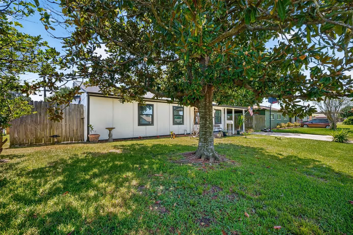 Photo 2 of 2110 Hillshire Drive, Deer Park, TX