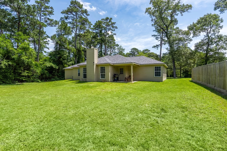 Photo 3 of 198 Oak Hollow Boulevard, Magnolia, TX