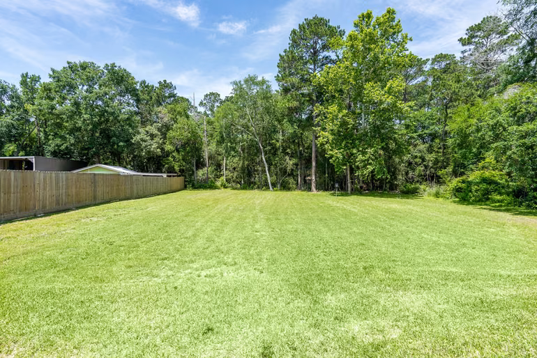 Photo 4 of 198 Oak Hollow Boulevard, Magnolia, TX