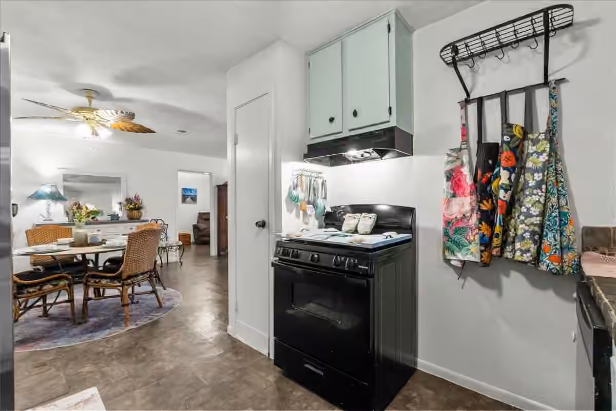 Photo 7 of 4722 Caroline Street, Seabrook, TX
