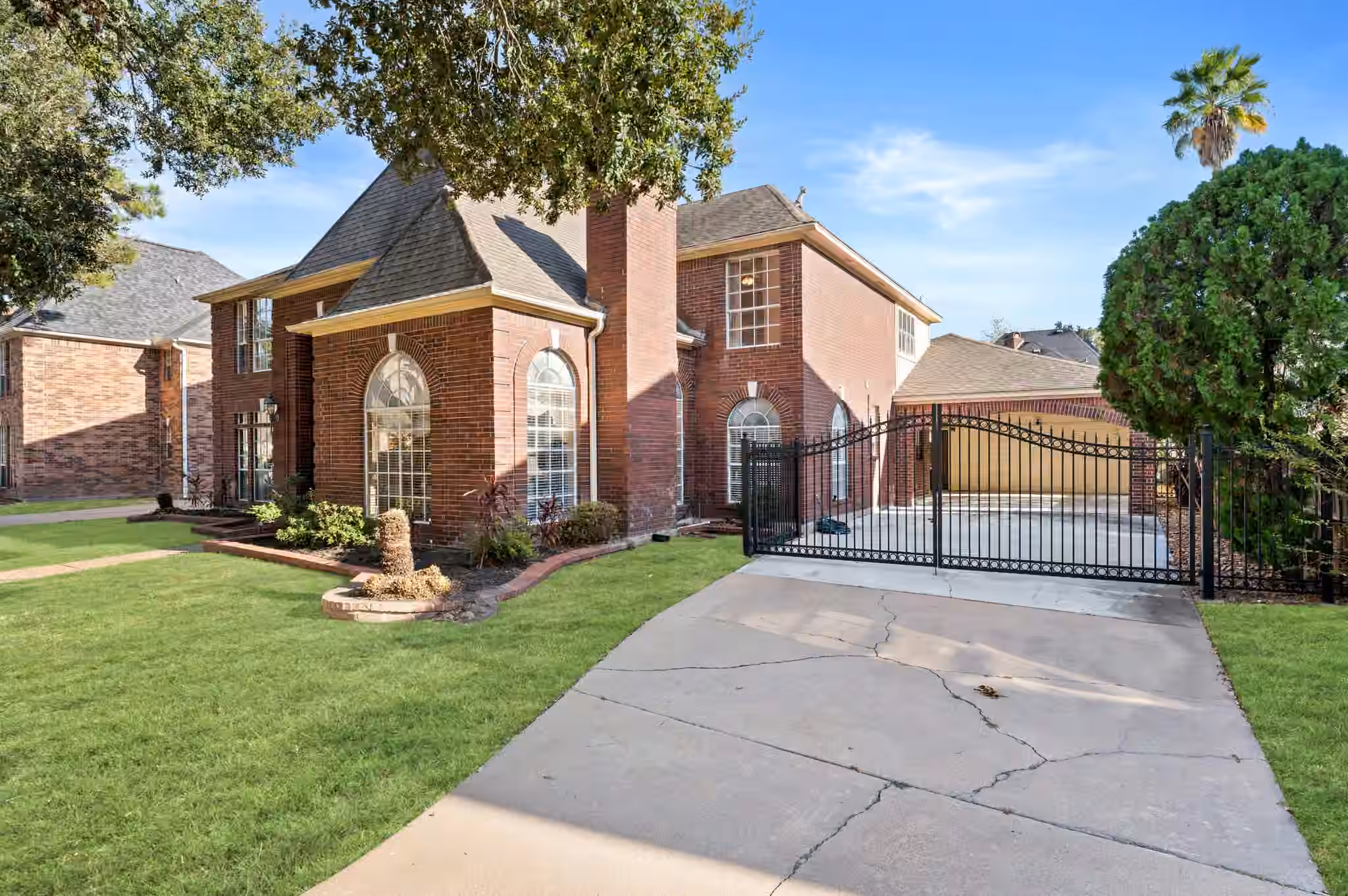 Photo 3 of 3303 Amber Forest Drive, Houston, TX