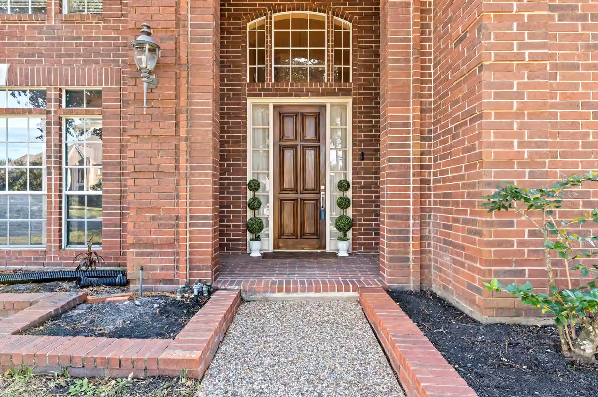 Photo 5 of 3303 Amber Forest Drive, Houston, TX