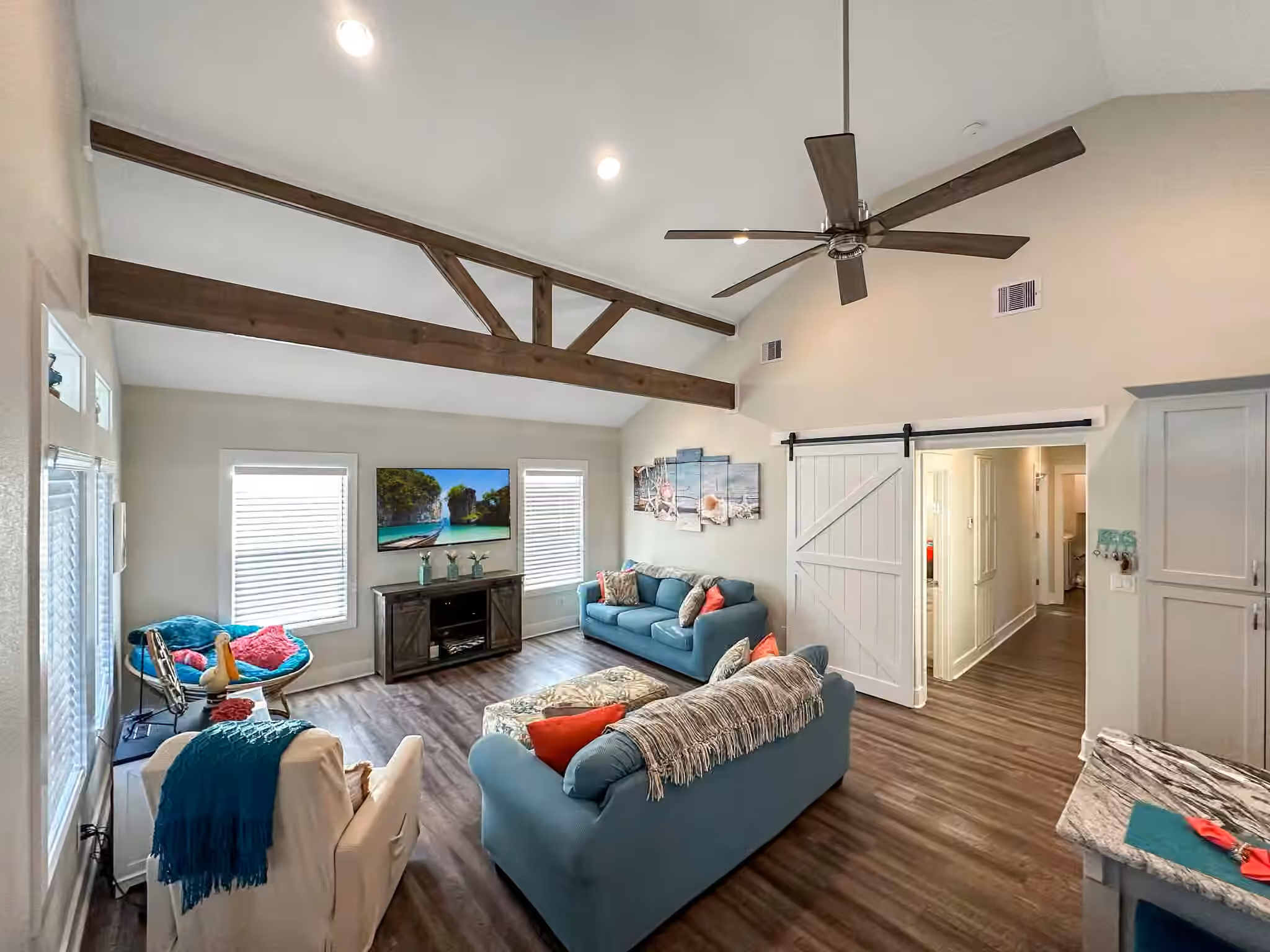 Photo 6 of 911 S Tinkle Lane, Crystal Beach, TX
