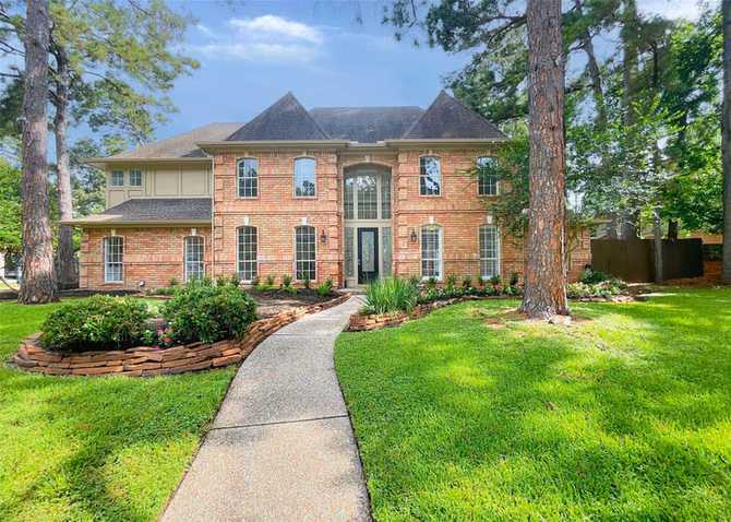 Photo 2 of 1810 Seven Maples Drive, Houston, TX