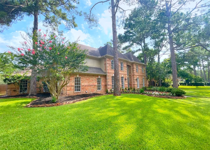 Photo 4 of 1810 Seven Maples Drive, Houston, TX