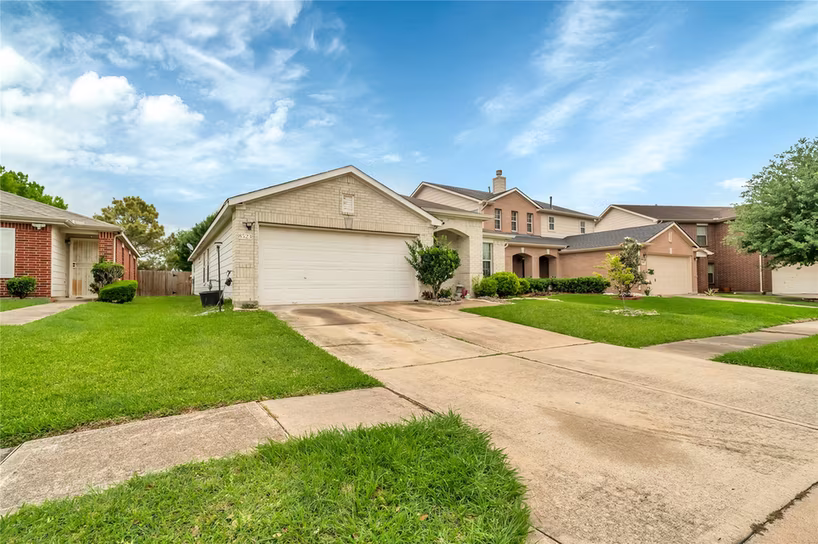 Photo 2 of 8523 Ashford Green Lane, Houston, TX