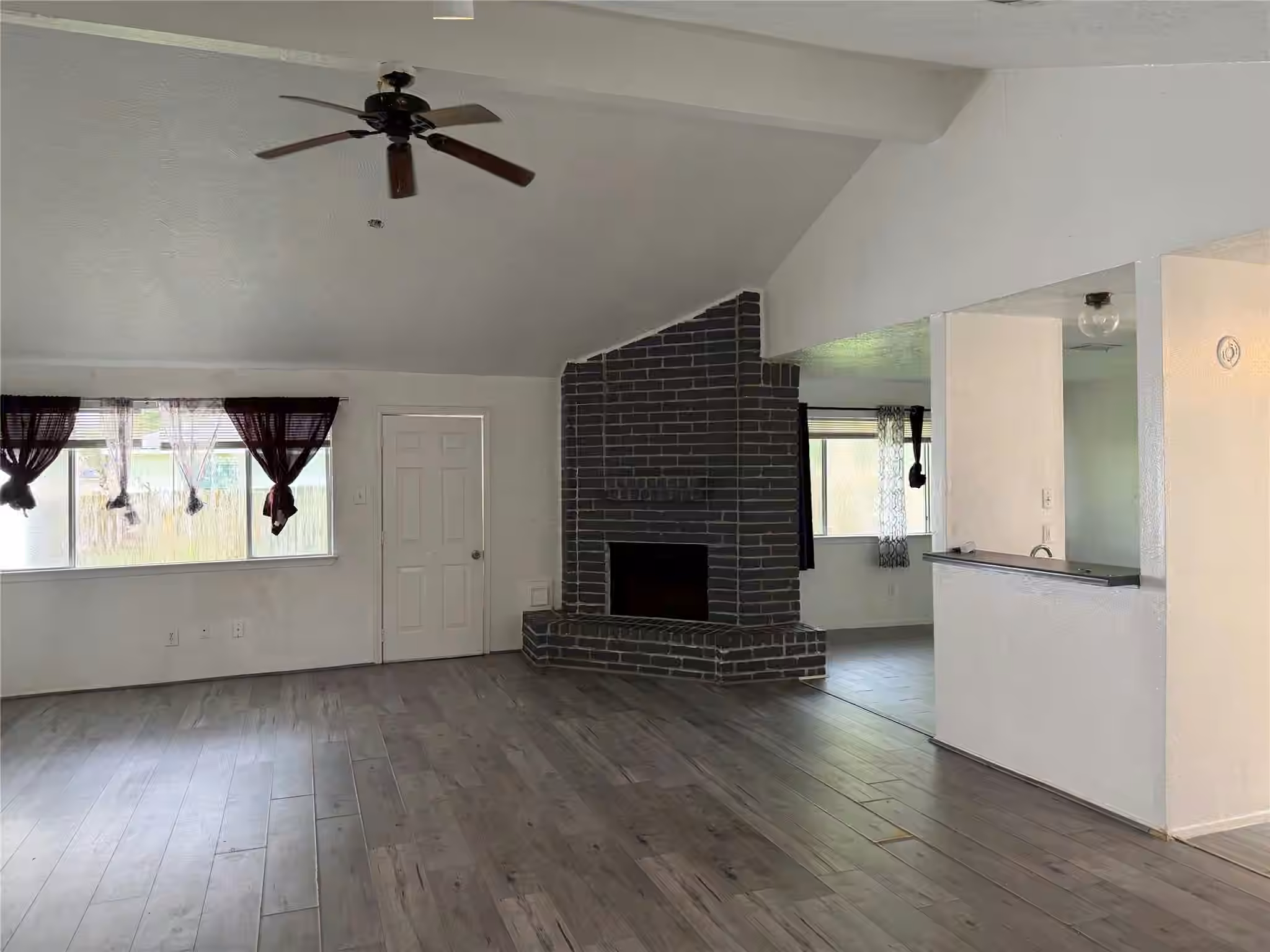 Photo 4 of 1803 Ripple Creek Drive, Missouri City, TX