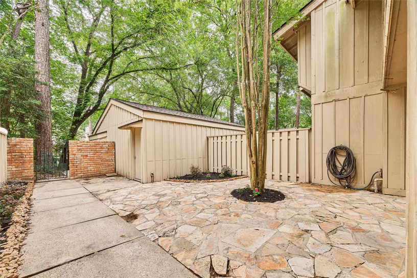 Photo 3 of 2425 W Settlers Way, The Woodlands, TX