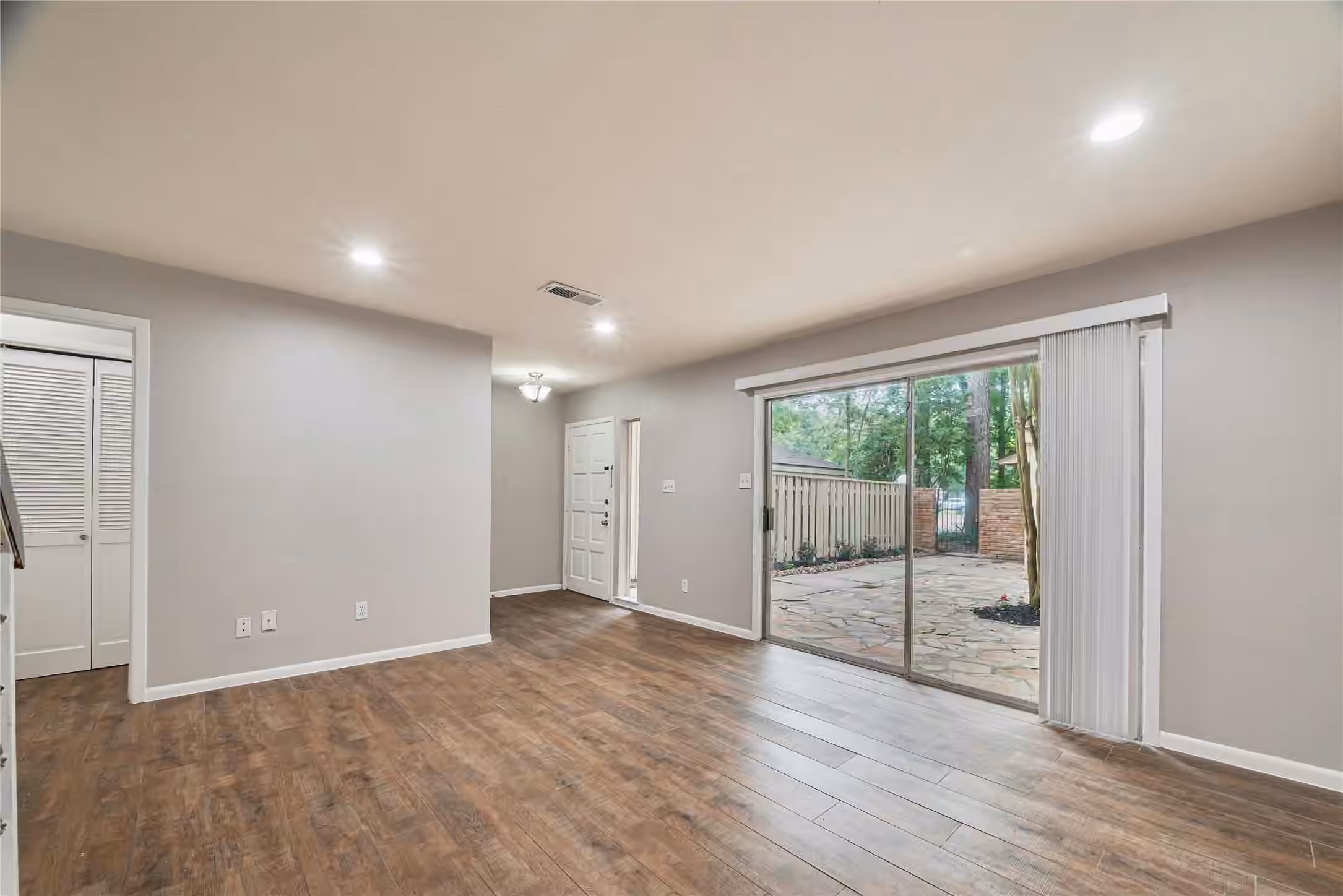 Photo 5 of 2425 W Settlers Way, The Woodlands, TX