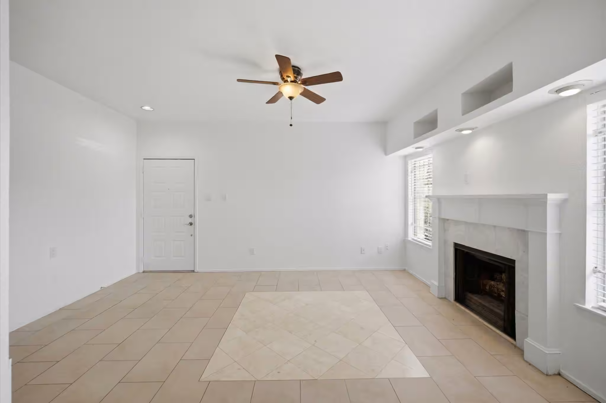 Photo 7 of 2011 Spenwick Drive 717, Houston, TX